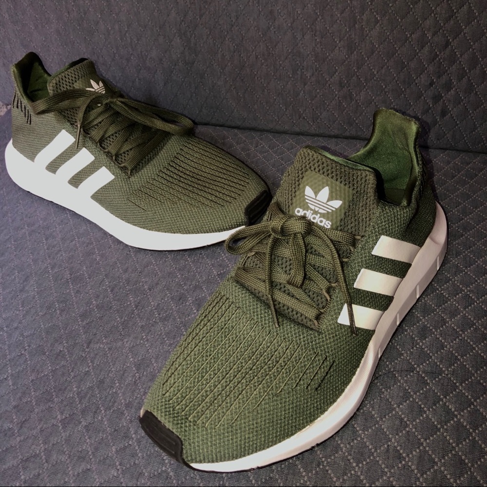 Olive green adidas sneakers🥬